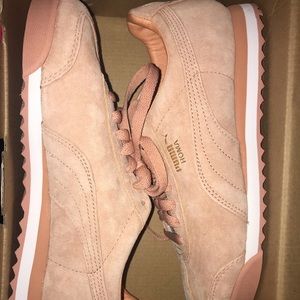 Coral Pumas